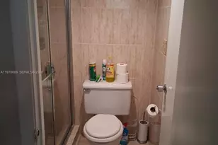 1100 St Charles Pl, Pembroke Pines, FL 33026 - Photo 14