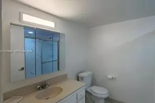 20860 San Simeon Way, Miami, FL 33179 - Photo 10