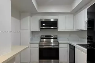 20860 San Simeon Way, Miami, FL 33179 - Photo 4