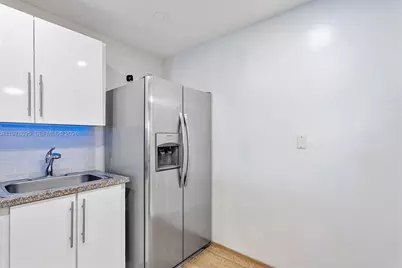 600 Parkview Dr #227, Hallandale Beach, FL 33009 - Photo 18