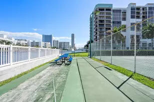 600 Parkview Dr, Hallandale Beach, FL 33009 - Photo 58