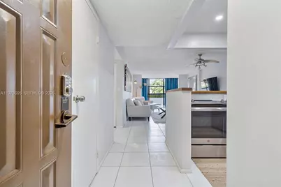 600 Parkview Dr #227, Hallandale Beach, FL 33009 - Photo 1