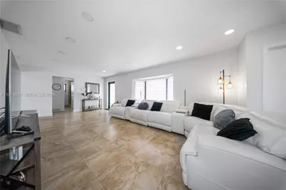 9349 NW 24th Pl, Pembroke Pines, FL 33024 - Photo 32