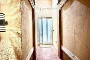 522 NE 20th Ave, Homestead, FL 33033 - Photo 2