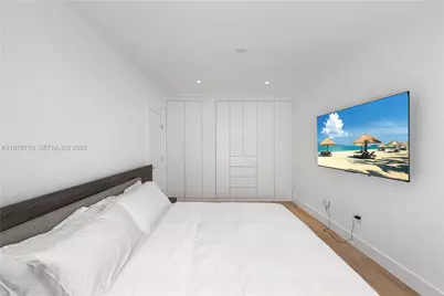 900 W 47th Ct, Miami Beach, FL 33140 - Photo 14