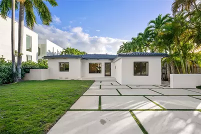 900 W 47th Ct, Miami Beach, FL 33140 - Photo 1