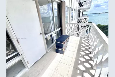 1430 Brickell Bay Dr #707, Miami, FL 33131 - Photo 2