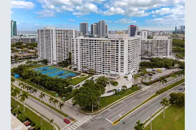 600 Three Islands Blvd #612, Hallandale Beach, FL 33009 - Photo 4