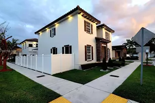 17070 SW 91st St, Miami, FL 33196 - Photo 2