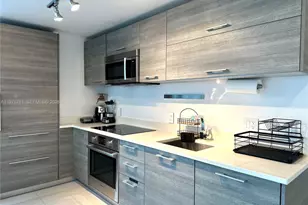 650 NE 32nd St, Miami, FL 33137 - Photo 4