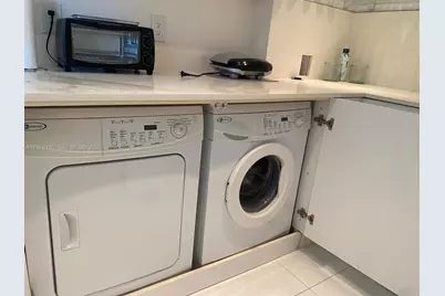 770 Claughton Island Dr #1011, Miami, FL 33131 - Photo 8