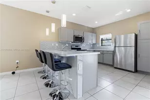 421 NE 1st Dr, Florida City, FL 33034 - Photo 2