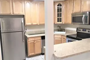 5930 Whispering Pine, Palm Beach, FL 33463 - Photo 4