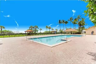 2555 Collins Ave, Miami Beach, FL 33140 - Photo 26