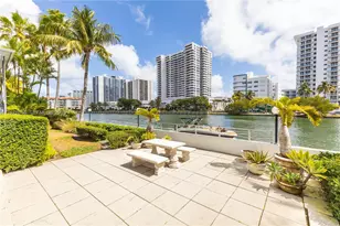 2445 Lake Pancoast Dr, Miami Beach, FL 33140 - Photo 18