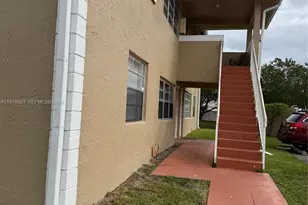 1001 Twin Lakes Dr, Coral Springs, FL 33071 - Photo 2