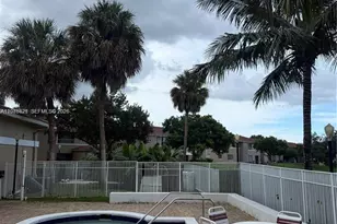 1001 Twin Lakes Dr, Coral Springs, FL 33071 - Photo 18