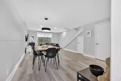 1594 Barcelona Way #5-18, Weston, FL 33327 - Photo 8