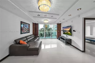 31 SE 5th St, Miami, FL 33131 - Photo 8