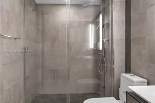 31 SE 5th St, Miami, FL 33131 - Photo 18