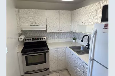 1725 W 60th St #F330, Hialeah, FL 33012 - Photo 4
