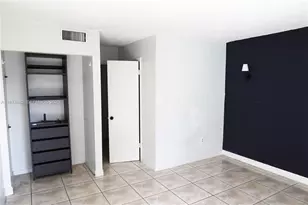 1725 W 60th St, Hialeah, FL 33012 - Photo 10