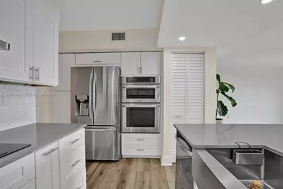 20822 San Simeon Way #103, Miami, FL 33179 - Photo 12