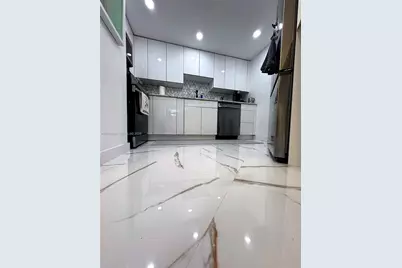 999 Brickell Bay Dr #710, Miami, FL 33131 - Photo 2