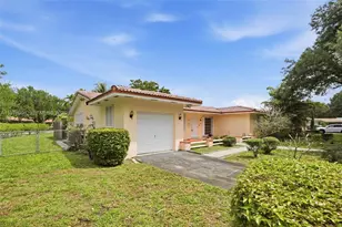 14435 Tabebuia Ln, Miami Lakes, FL 33014 - Photo 2