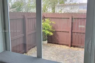 11396 SW 65th St, Miami, FL 33173 - Photo 8