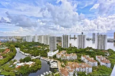 1000 W Island Blvd #1812, Aventura, FL 33160 - Photo 2
