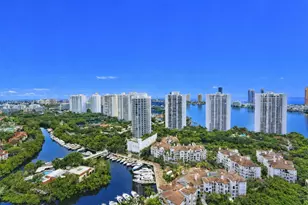 1000 W Island Blvd, Aventura, FL 33160 - Photo 2