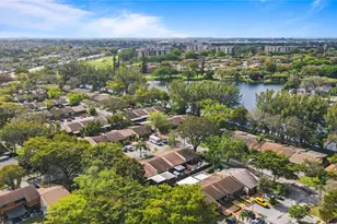 10301 Laurel Ct, Pembroke Pines, FL 33026 - Photo 64