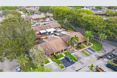 10301 Laurel Ct, Pembroke Pines, FL 33026 - Photo 76