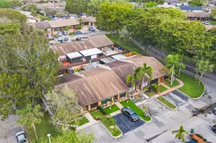 10301 Laurel Ct, Pembroke Pines, FL 33026 - Photo 76