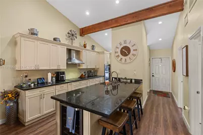 10301 Laurel Ct, Pembroke Pines, FL 33026 - Photo 28