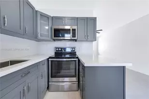 15991 NE 18th Pl, North Miami Beach, FL 33162 - Photo 6