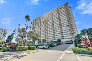 300 Bayview Dr, Sunny Isles Beach, FL 33160 - Photo 2