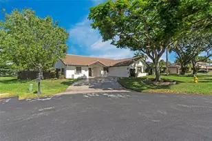 5621 Carriage Ln, Davie, FL 33331 - Photo 42