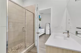 7925 NW 104th Ave, Doral, FL 33178 - Photo 24