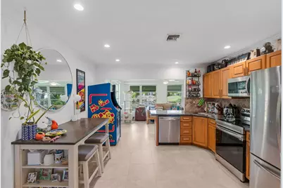 2805 NW 52nd Ct, Tamarac, FL 33309 - Photo 4