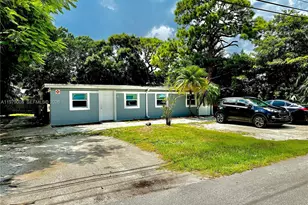 1279 NE 40th Pl, Oakland Park, FL 33334 - Photo 8