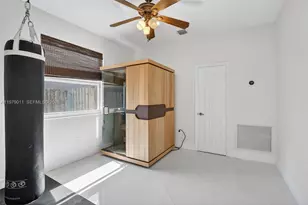 1221 NW 141st Ave, Pembroke Pines, FL 33028 - Photo 32