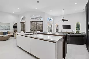 1221 NW 141st Ave, Pembroke Pines, FL 33028 - Photo 4