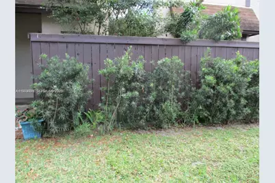 1760 Bayberry Dr, Pembroke Pines, FL 33024 - Photo 4