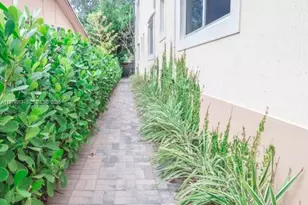 53 NE 49th St, Miami, FL 33137 - Photo 18