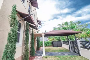 53 NE 49th St, Miami, FL 33137 - Photo 12