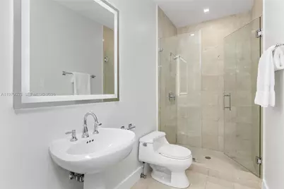 808 Brickell Key Dr #3901, Miami, FL 33131 - Photo 32