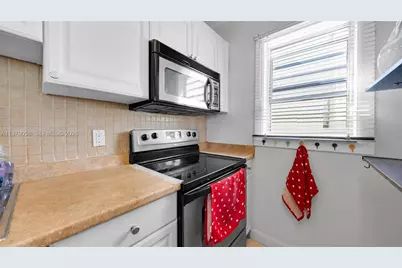415 NE 2nd St #209, Hallandale Beach, FL 33009 - Photo 28