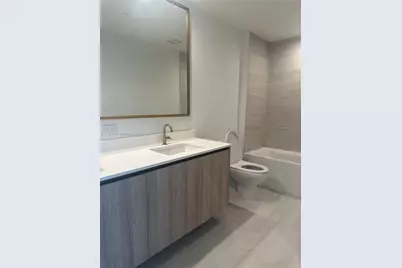 77 SE 5th #2514, Miami, FL 33131 - Photo 4